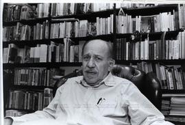 Retrato de Paul Singer (Local desconhecido, data desconhecida). / Cr&eacute;dito: Alexandre Machado/Teoria&amp;Debate.