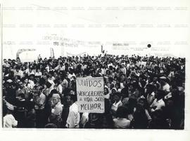 Assembleia contra a carestia organizada pelo Movimento Custo de Vida na zona sul (São Paulo-SP, 29 out. 1978). / Crédito: Autoria desconhecida.