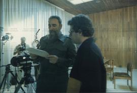 Encontro entre Fidel Castro e Frei Betto (Local desconhecido, data desconhecida). / Crédito: Autoria desconhecida.