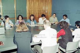 Reunião de negociação entre bancários e representantes do Unibanco (São Paulo-SP, 12 abr. 1996). Crédito: Vera Jursys