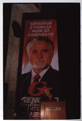 Retrato de José Genoino (PT) em evento não identificado nas eleições de 2002 (Local desconhecido, 2002) / Crédito: Autoria desconhecida