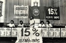 Assembleia dos bancários pela Campanha Salarial de 1982 (São Paulo-SP, set. 1982). / Crédito: Nair Benedicto/Agência F4