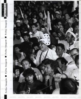 Comício da candidatura “Lula Presidente” nas eleições de 1994 (Santos-SP, 7 set. 1994). / Crédito: Adi Leite/Folha Imagem.